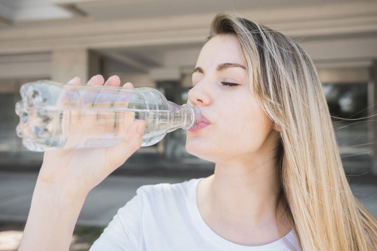Urologista Goiânia - Você sabe qual a importância de beber água?