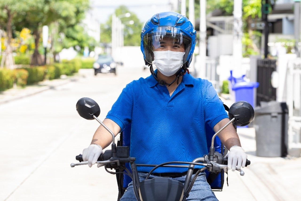 Salve sua pele: Prevenção de Queimaduras em acidentes com trabalhadores motociclistas