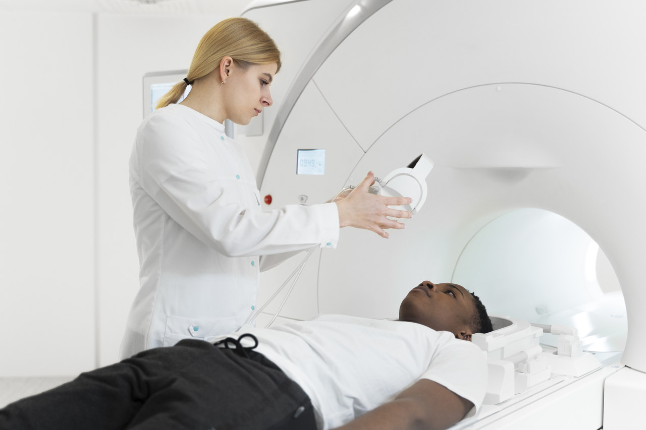 Centro de Imagem Aparecida de Goiânia - Paciente com próteses metálicas pode fazer tomografia