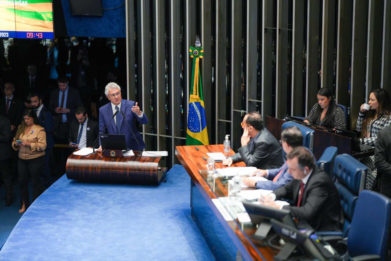 Foto - Secom Goiás - Governador Ronaldo Caiado durante sessão no Senado Federal, em que criticou estudo do Ipea e também os efeitos da reforma tributária para Goiás_