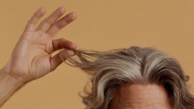 Com o envelhecimento, os cabelos se tornam mais finos e perdem pigmentação!