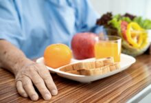 Hotelaria para Idosos Goiânia - Como agir quando o idoso não quer seguir a dieta