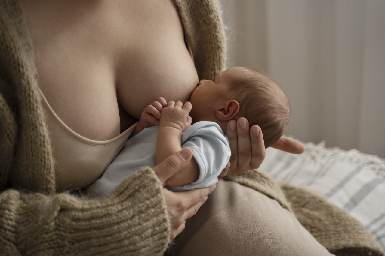 Cirurgia Plástica Goiânia - A mamoplastia redutora prejudica a amamentação?