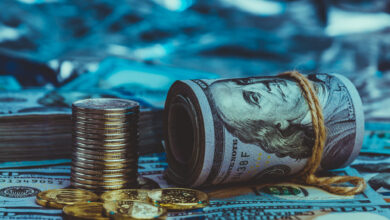 Dólar atinge R$ 5,45 devido a tensões no Brasil e no exterior