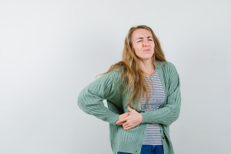 Dor do lado direito da barriga? Sua vesícula pode estar pedindo socorro!
