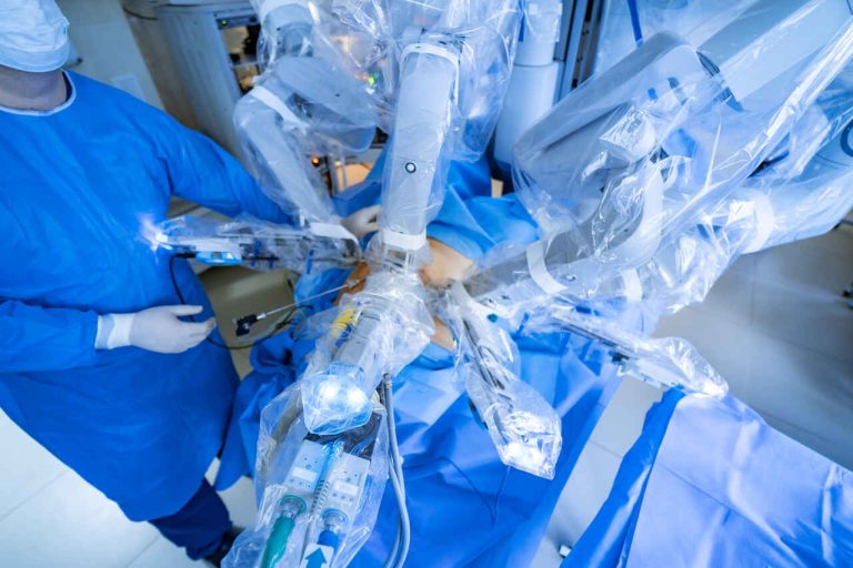 Cirurgia robótica: Dr. Marco Túlio Cruvinel, urologista em Goiânia, explica como é o pós-operatório e o que esperar da recuperação