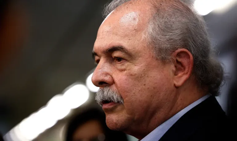 Mercadante reforça que BNDES atenderá todos os estados e sela cooperação com São Paulo em mobilidade