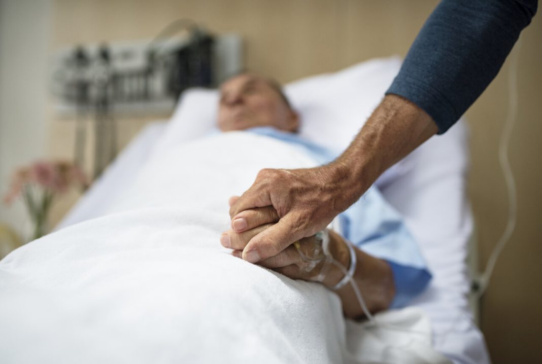 Cuidados paliativos dignidade e acolhimento no tratamento de doenças graves